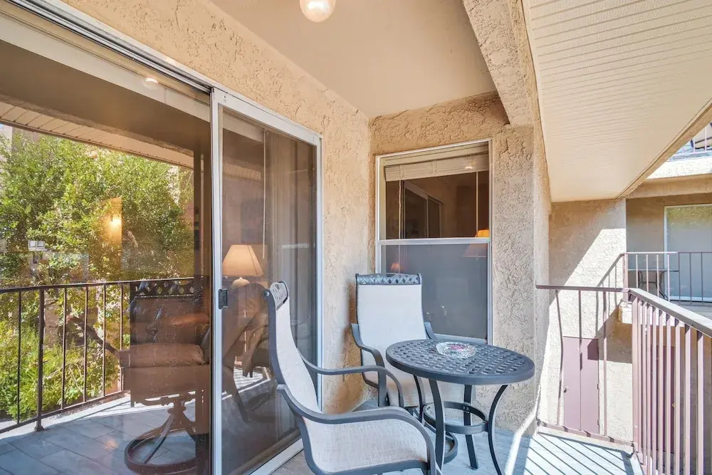 1 Mi to Beach: Lake Havasu City Condo w/ Balcony