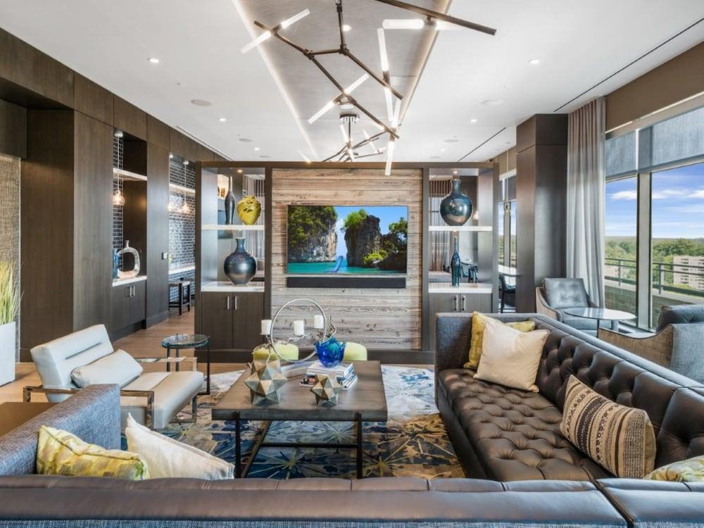 Bluebird Suites Near Chevy Chase