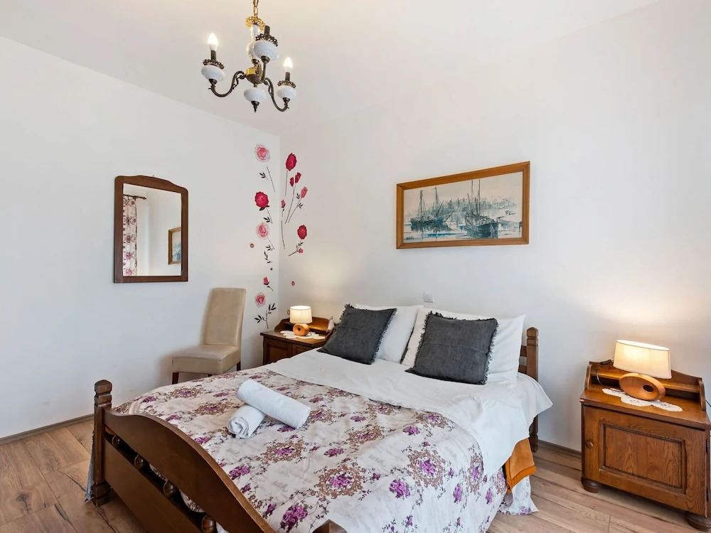 Lovely Apartment in Pakoštane With Private Swimming Pool