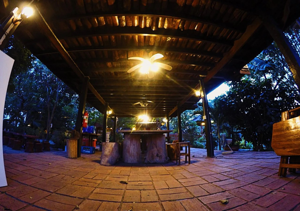 Bangplamo River View Resort