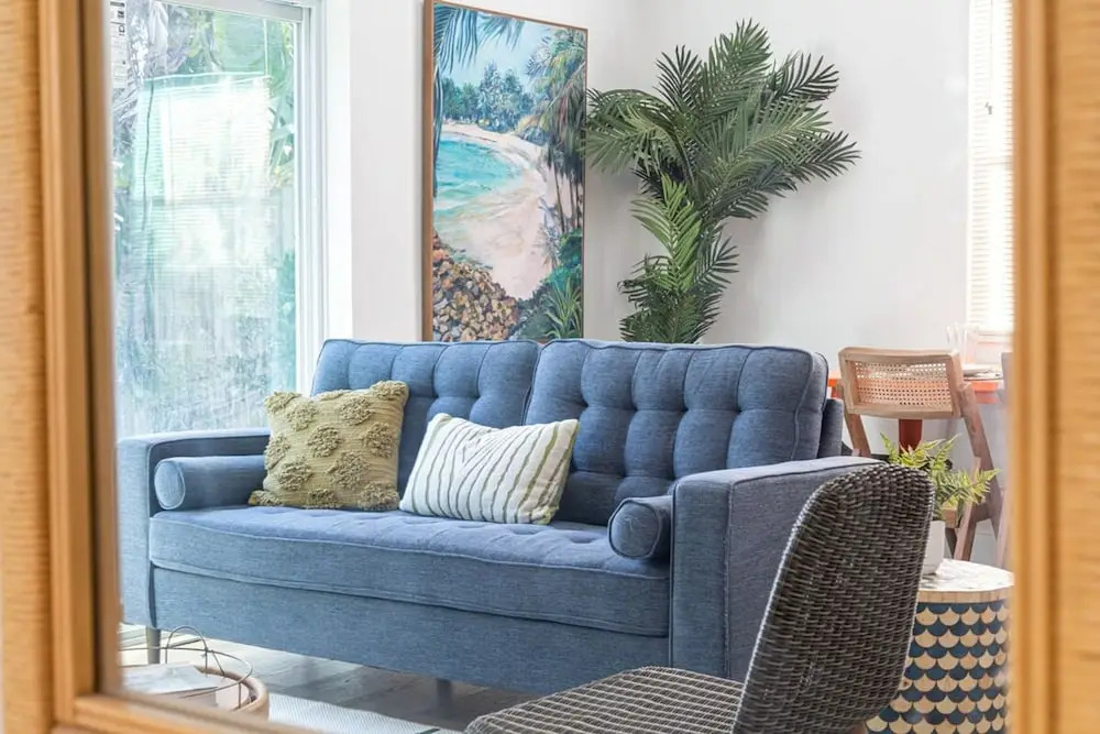 Beautiful 2 BR Apartment - Bright and Spacious