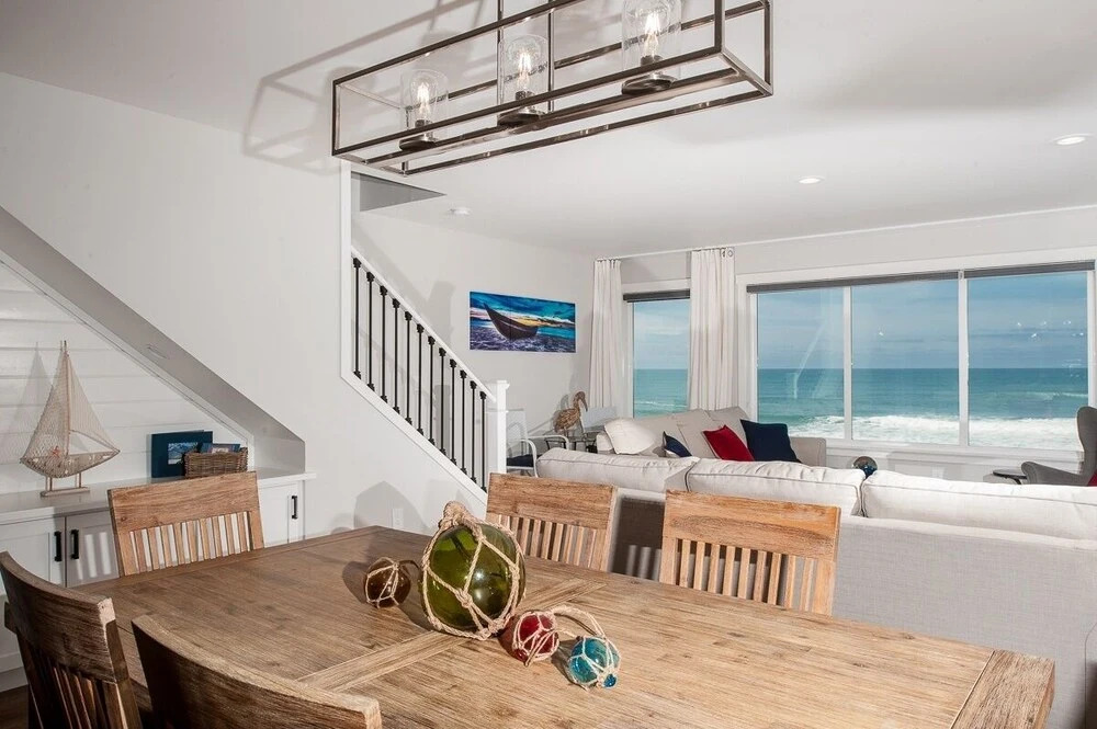 Beach Time 3 Br Home by RedAwning
