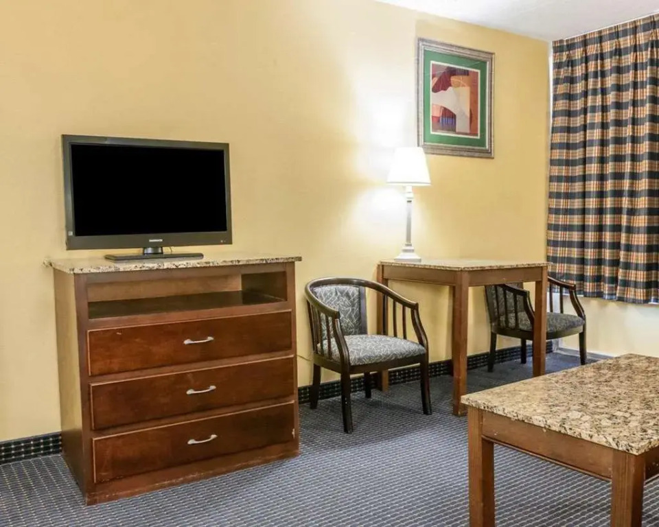 Quality Inn & Suites