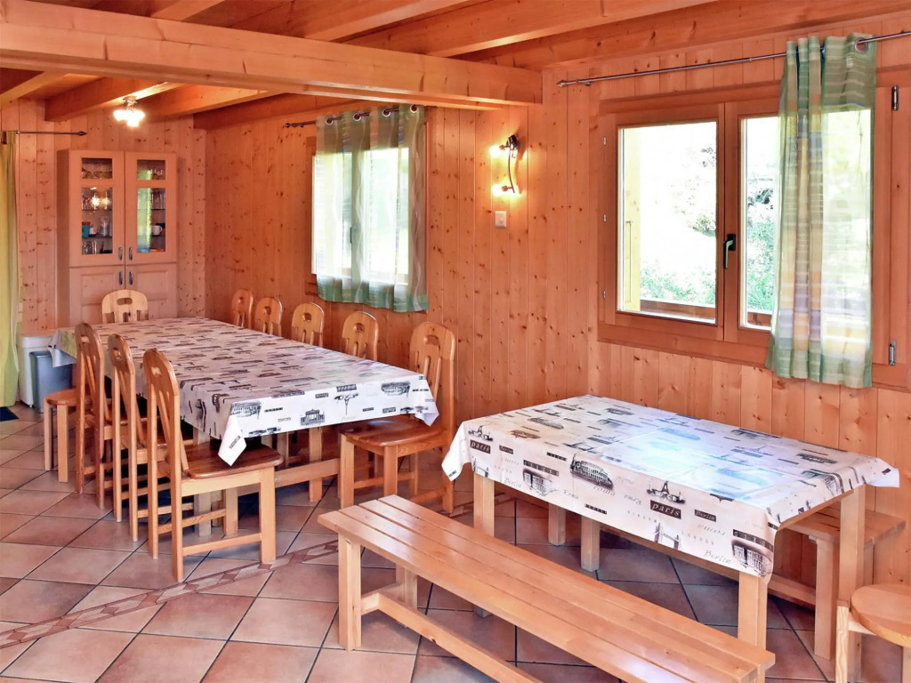 Spacious Chalet near Center of La Tzoumaz
