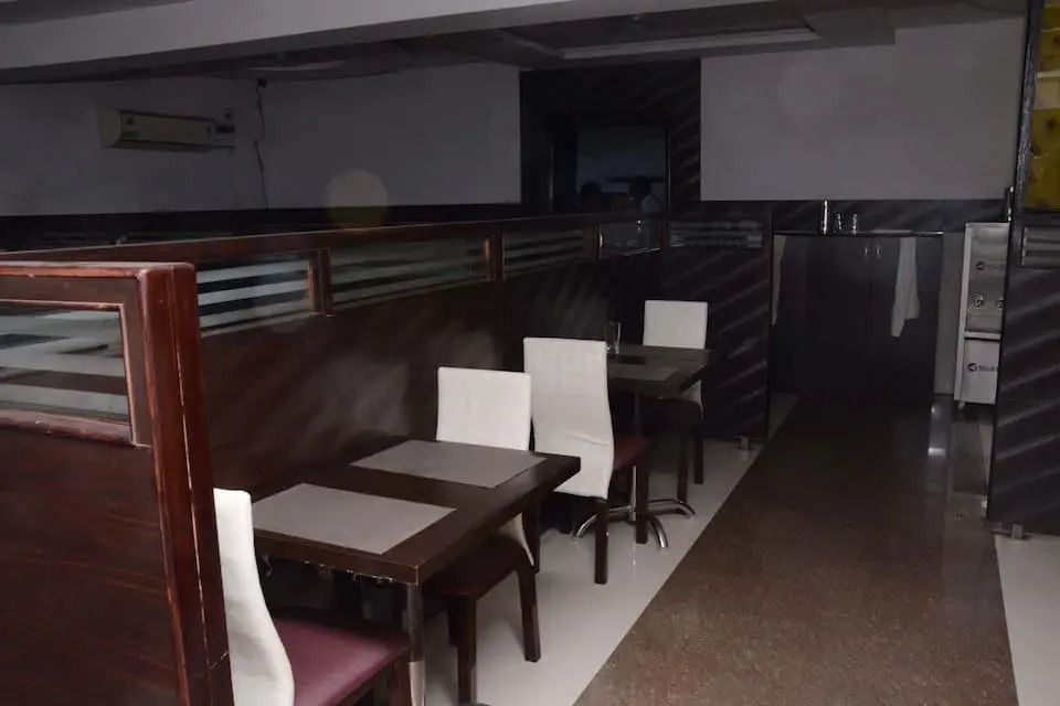 Hotel Mars Near Airport