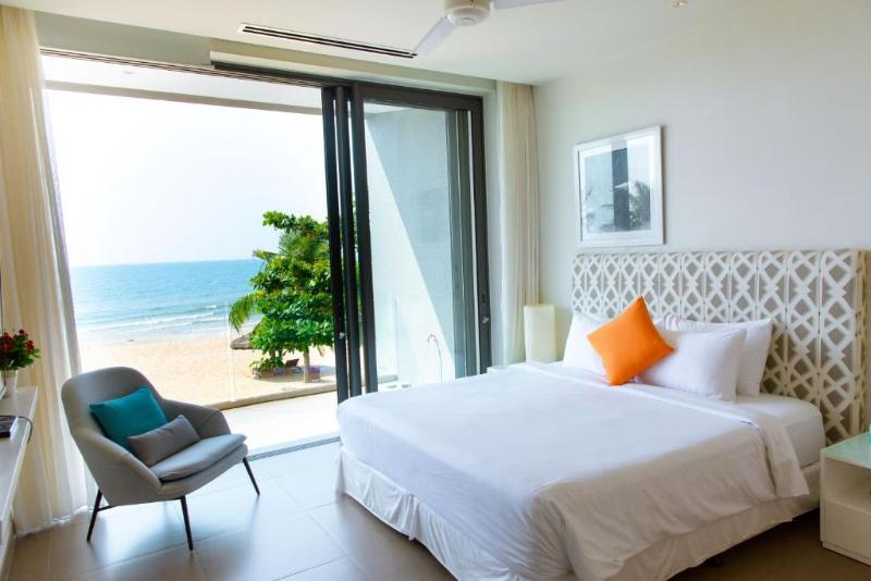 Luxury Villa Ho Tram Sanctuary Resort by SSens Homes