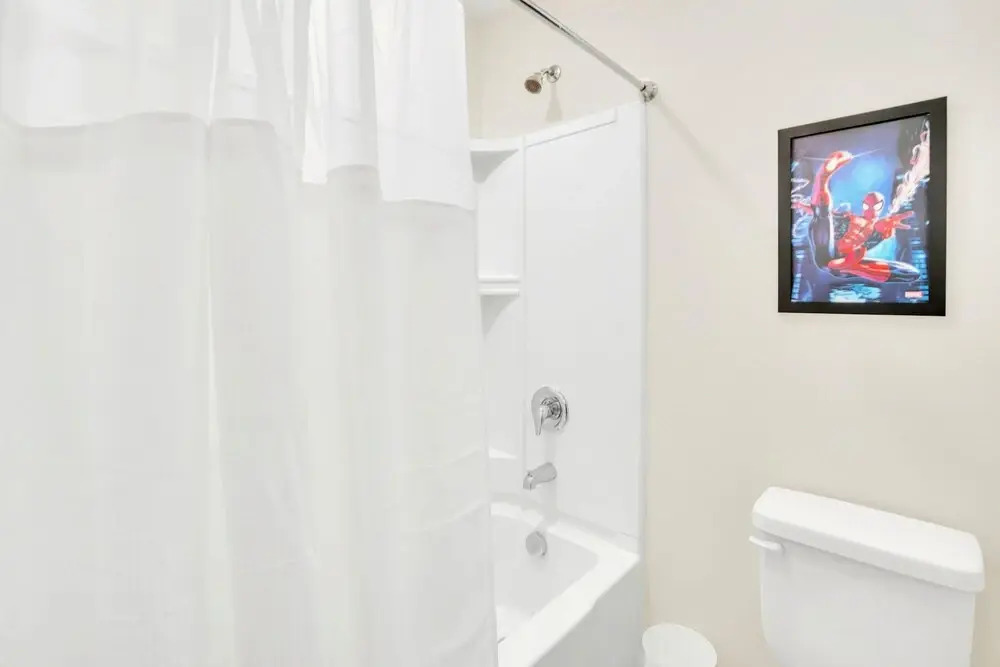 Vibrant 7BR Home With Pool Hot Tub and Games Room