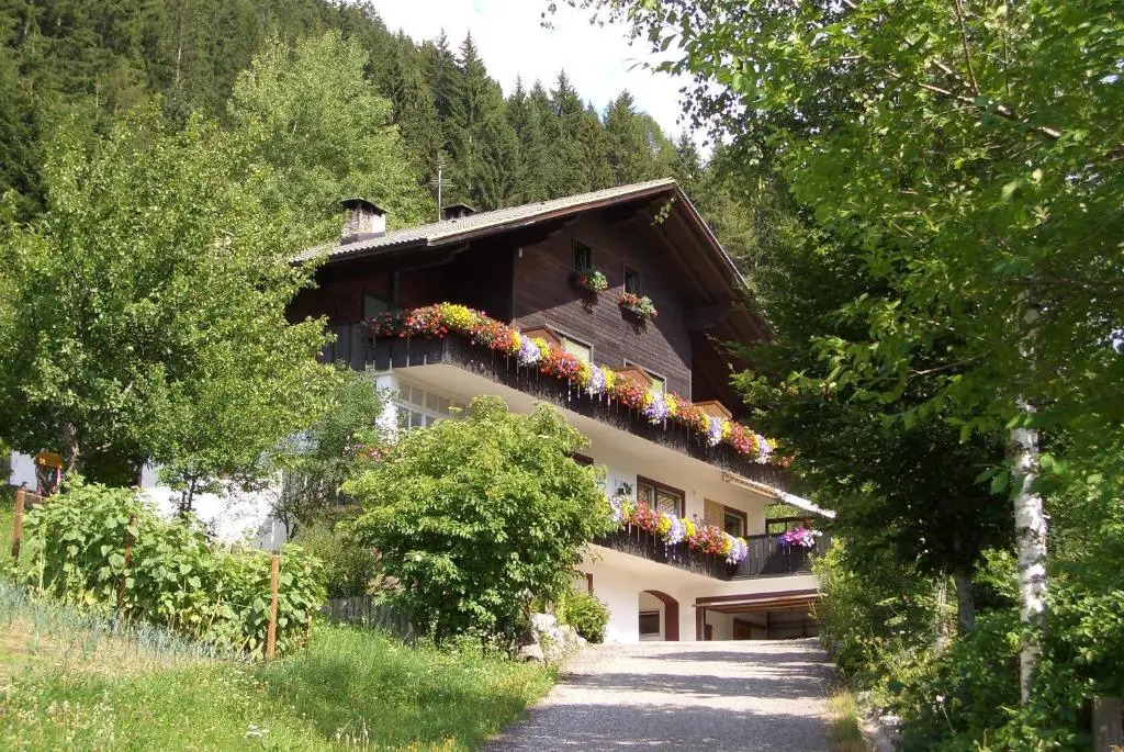 Apartment Christian Welschnofen - Aktiv, Genuss und Natur in den Dolomiten, nahe am Karersee, inklusive Eggental Guest Card