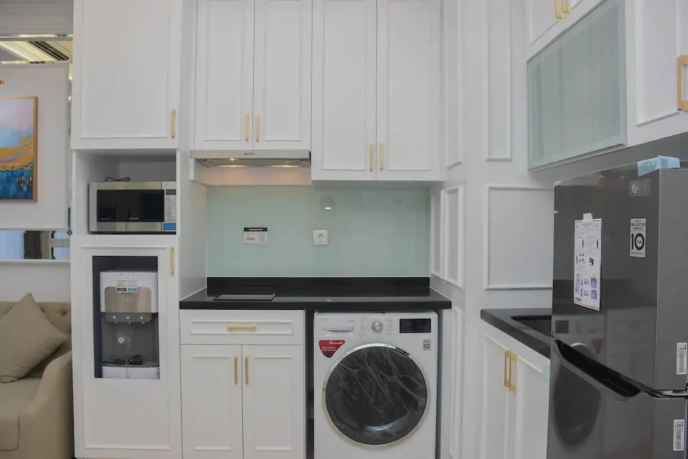 Modern And Comfy 2Br At Menteng Park Apartment