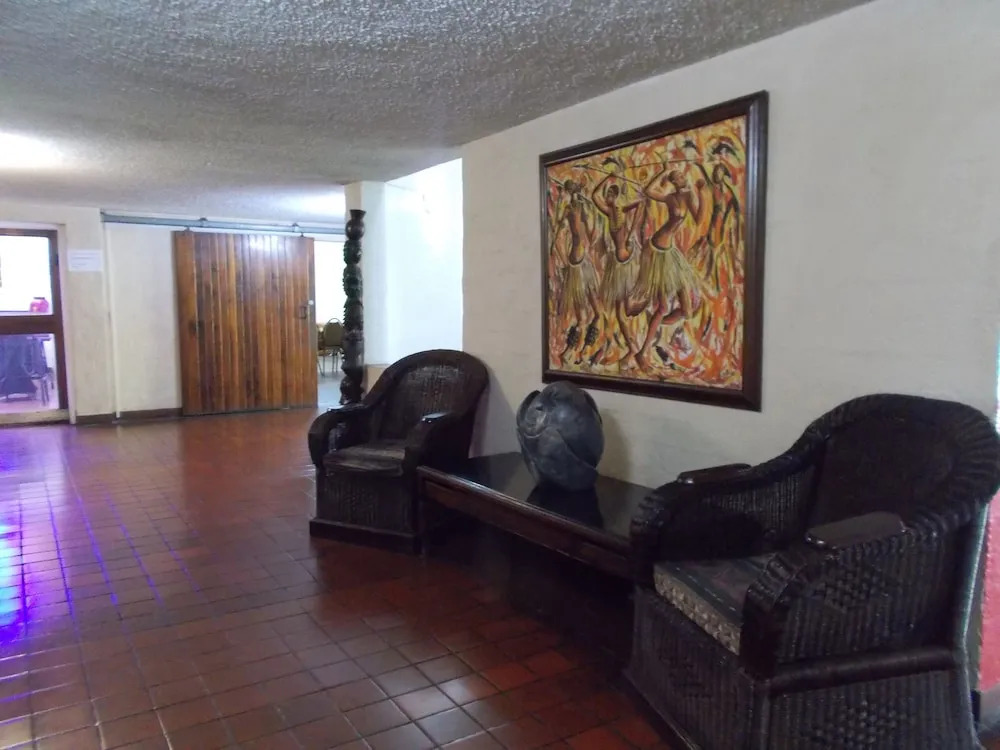 Ndeke Hotel