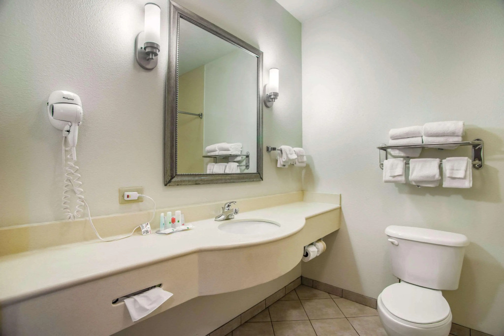 Quality Inn Parsons North