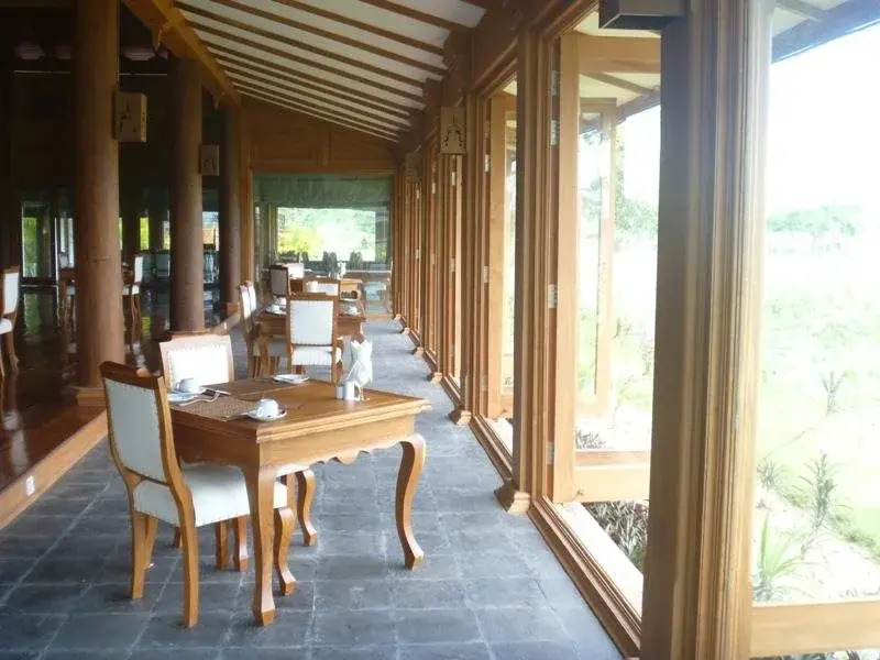 NAN Waddy Hotel