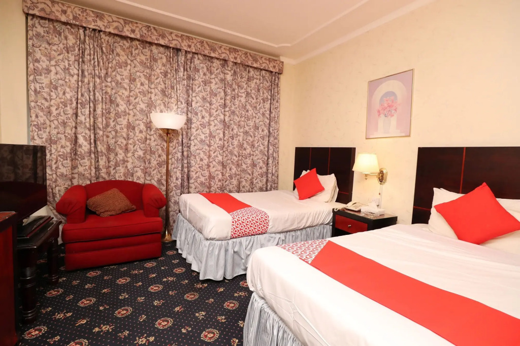 OYO 112 Semiramis Hotel