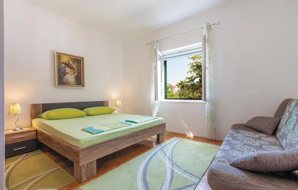 Nice Home in Kastel Kambelovac With Wifi and 3 Bedrooms