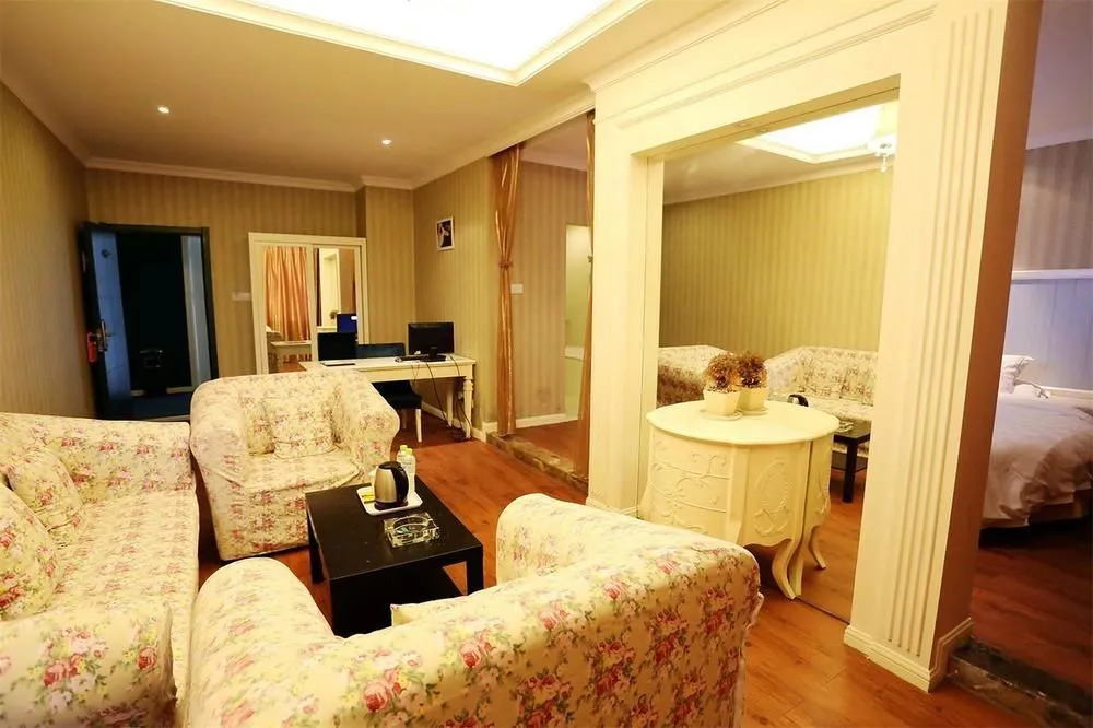 Yazhi Business Hotel