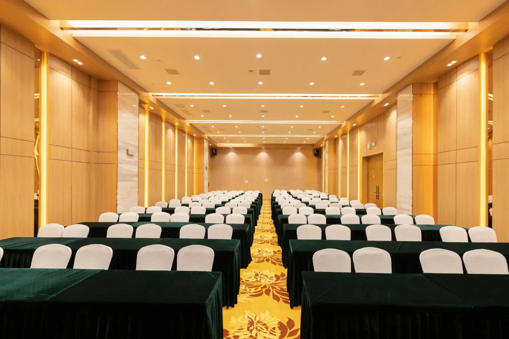 Vienna International Hotel (Wuhan Yangsi Port Yangtze River Bridge)