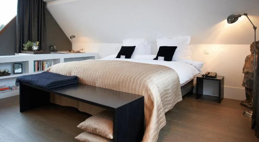 B&B Belrose Luxury