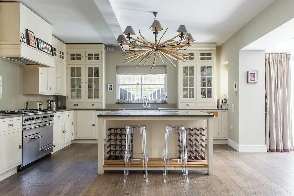 Holland Park Avenue VII by Onefinestay