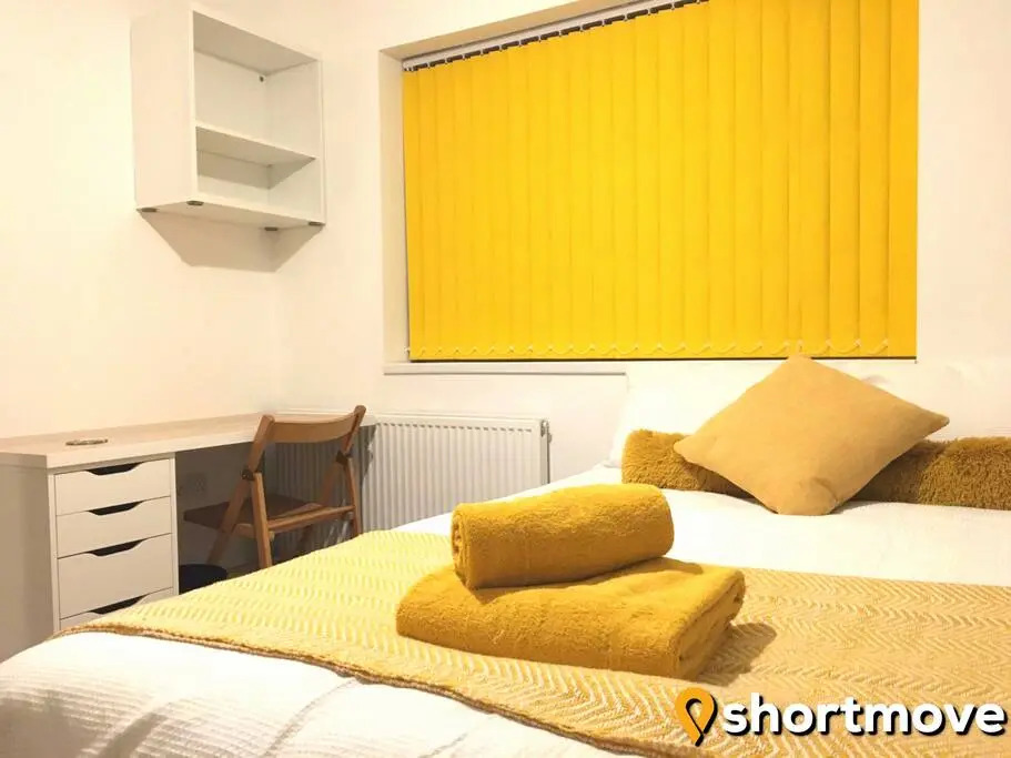 SHORTMOVE | 3 Bed 3 Bath Flat Self contained, Wifi