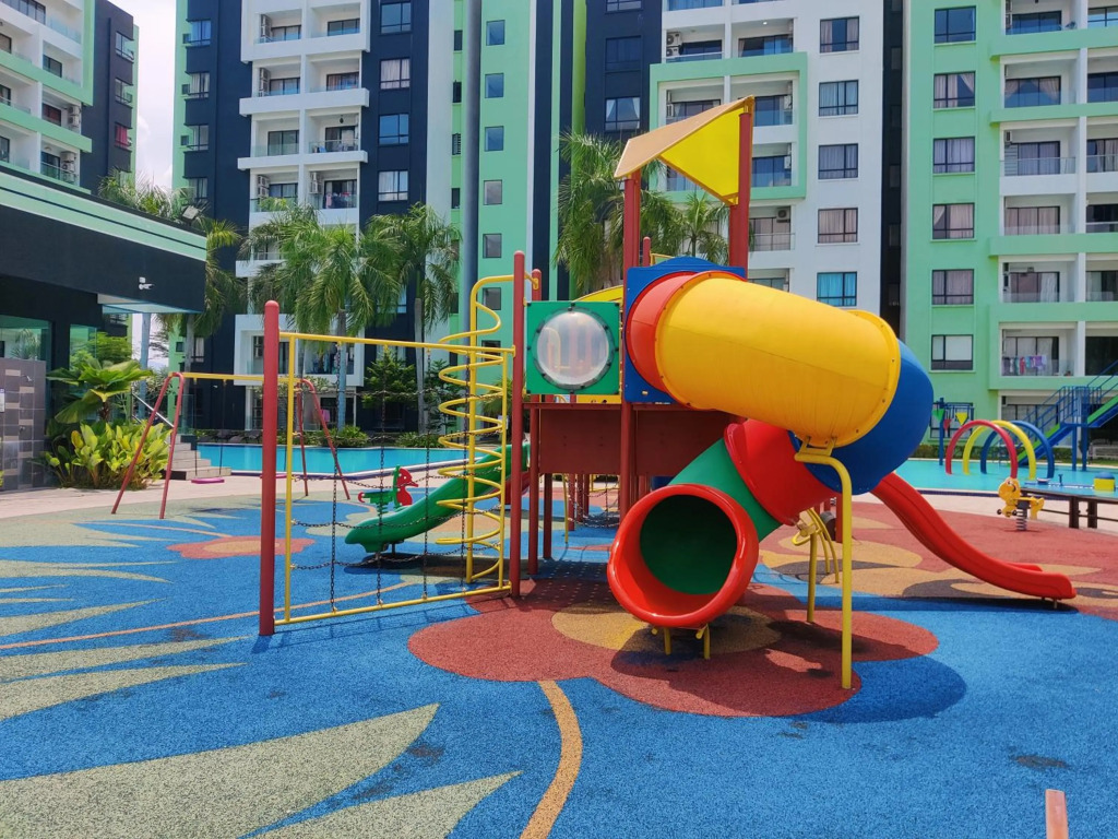 KTs Homestay-- Corner Unit - Manhattan Ipoh with Water Park for 6-9 Pax