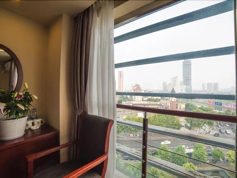 GreenTree Inn Suzhou Kunshan Paris Spring Express Hotel