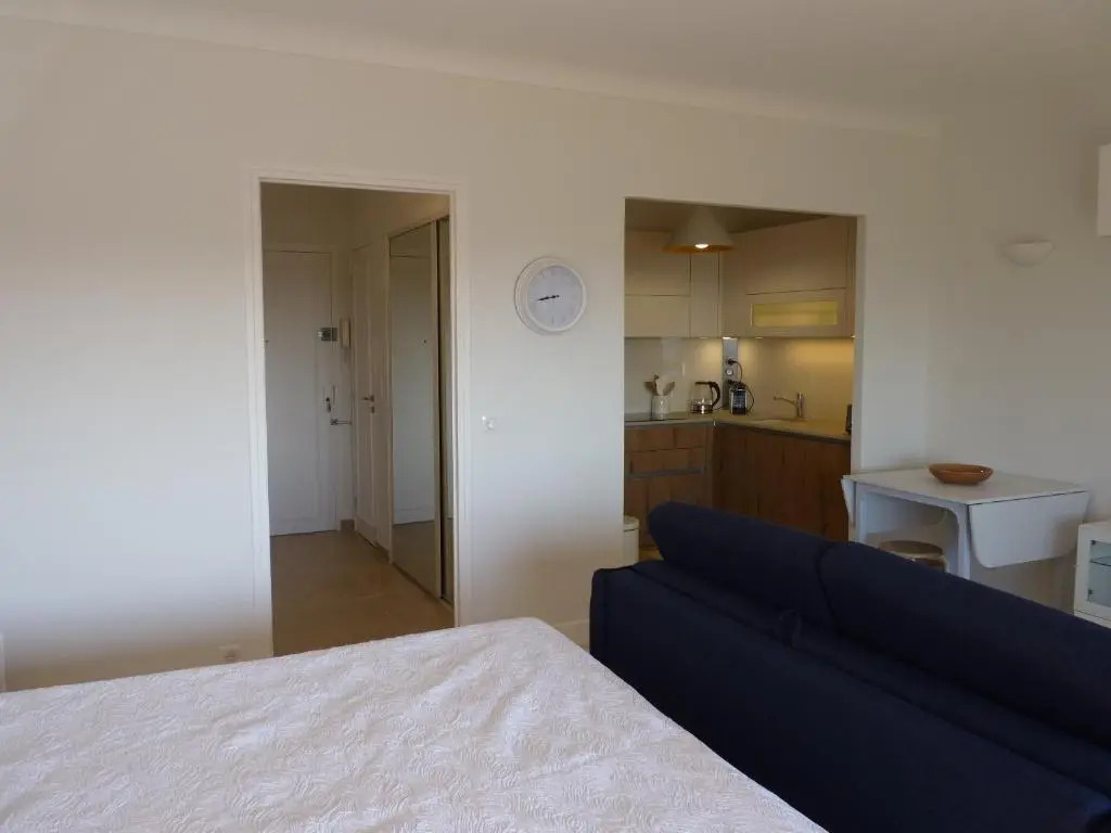 Neptune 5, top floor, sea view
