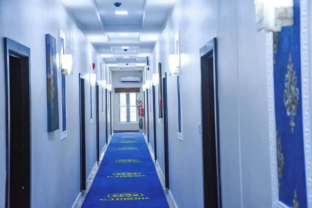 G- throne Hotel and Suites