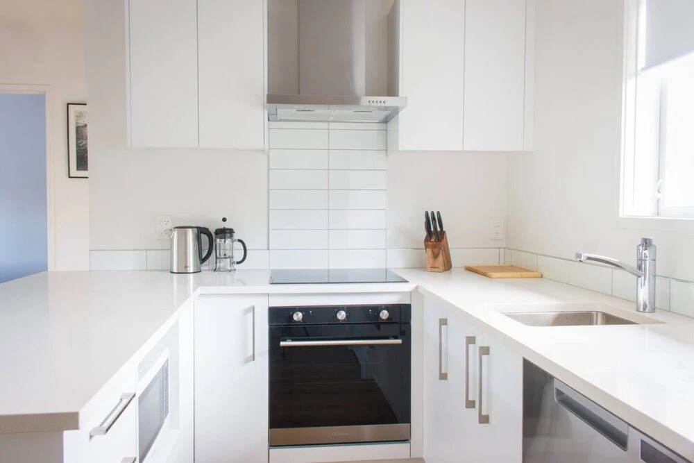 Renovated Mount Eden 1 Bed Flat With Mountain Views