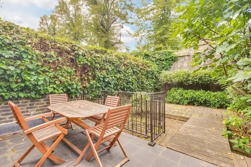 Cozy Chelsea Flat For 4 W Back Garden