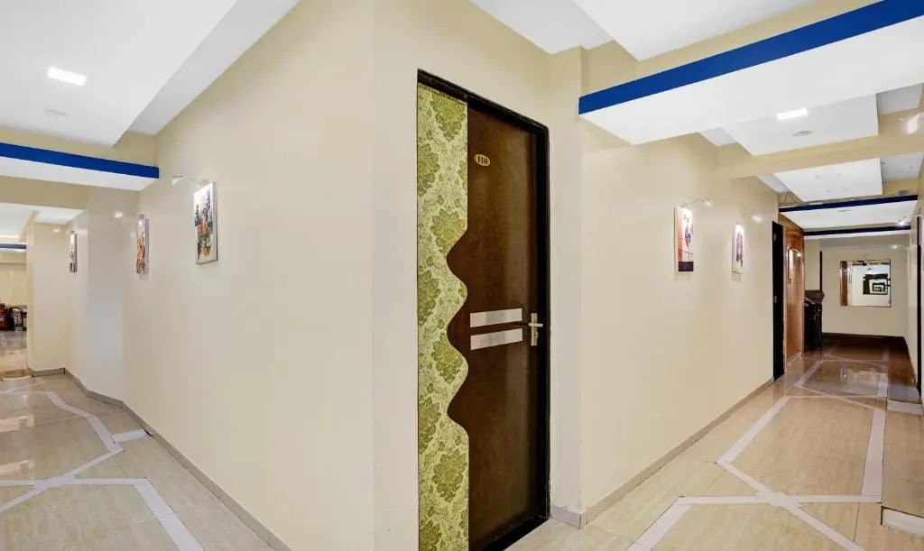 FabHotel Amber Crop Inn