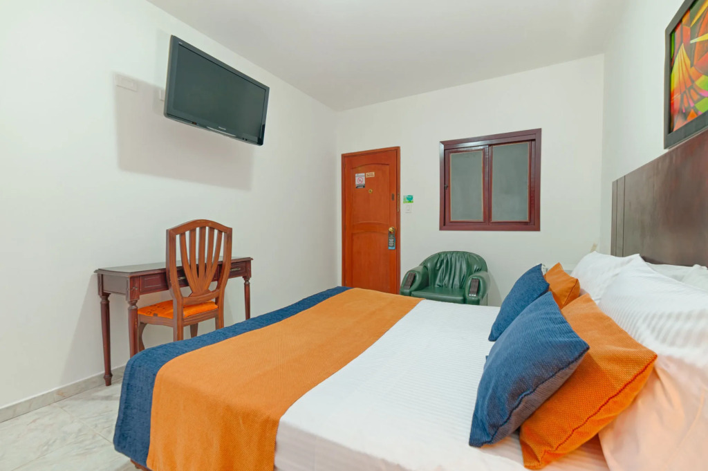 TAMA Hotel Granada Real Cali