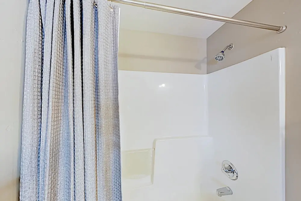 New Listing! Big Townhome W/ Garage & Hot Tub 3 Bedroom Condo