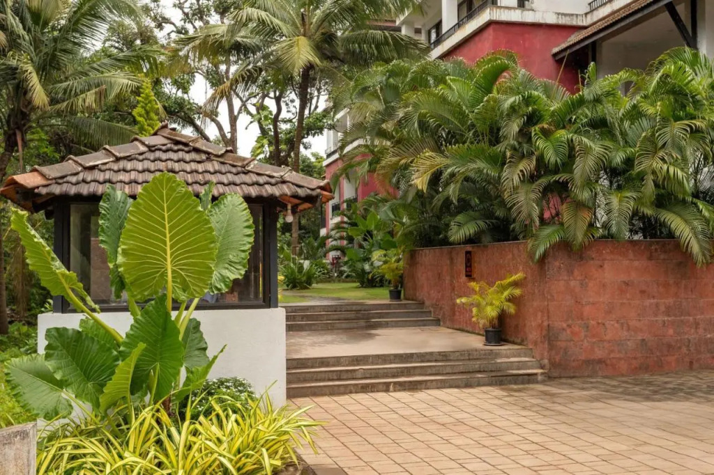 Graceful 1BHK Apartment by tisyastays