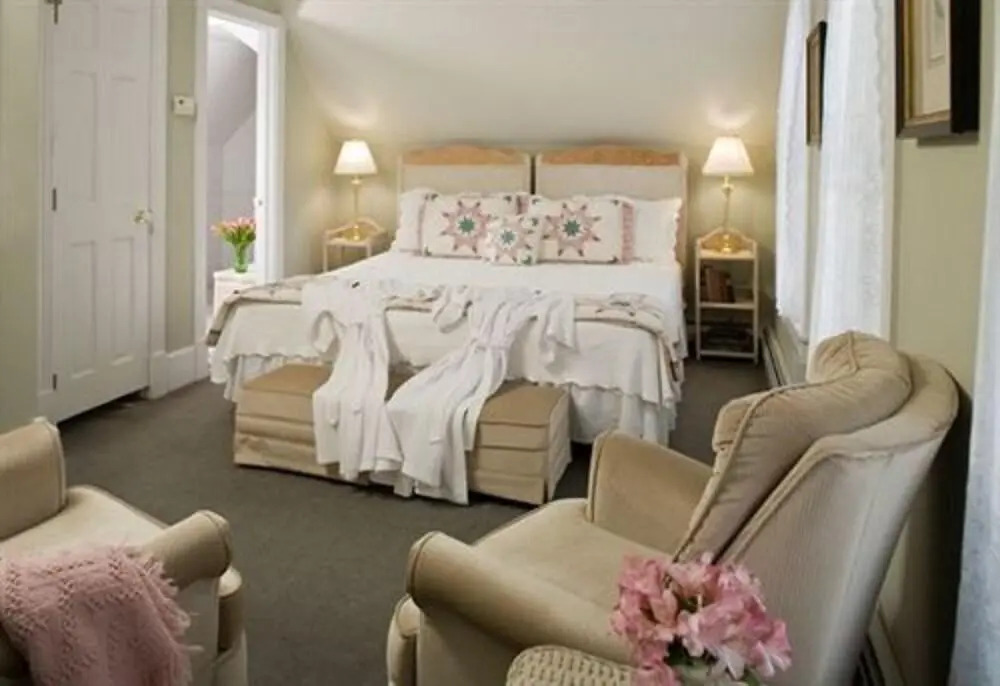 The Maple Leaf Inn