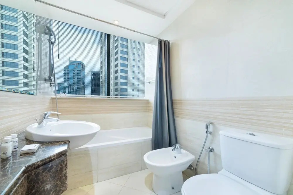 Maison Privee - Spacious Apt w/ Beach, Pool and Marina Access