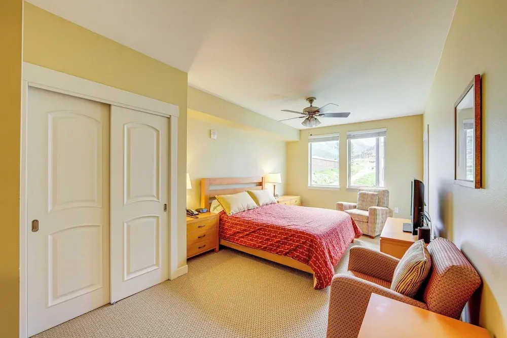 100 Steps to Gondola: Cozy Winter Park Condo!