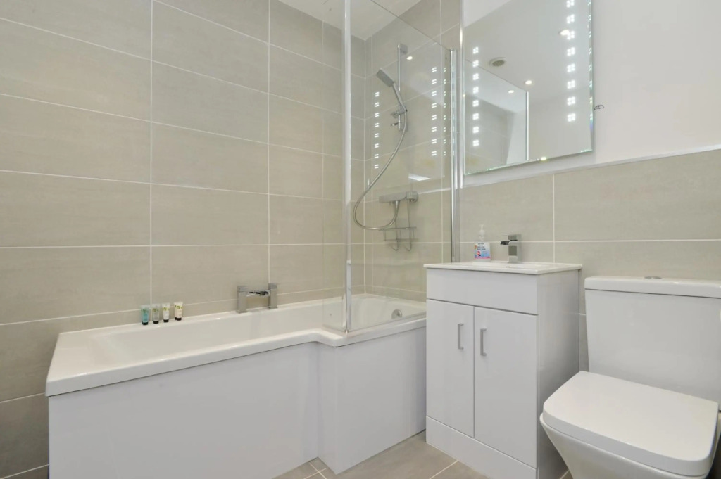 Executive 3 bed in The Meadows