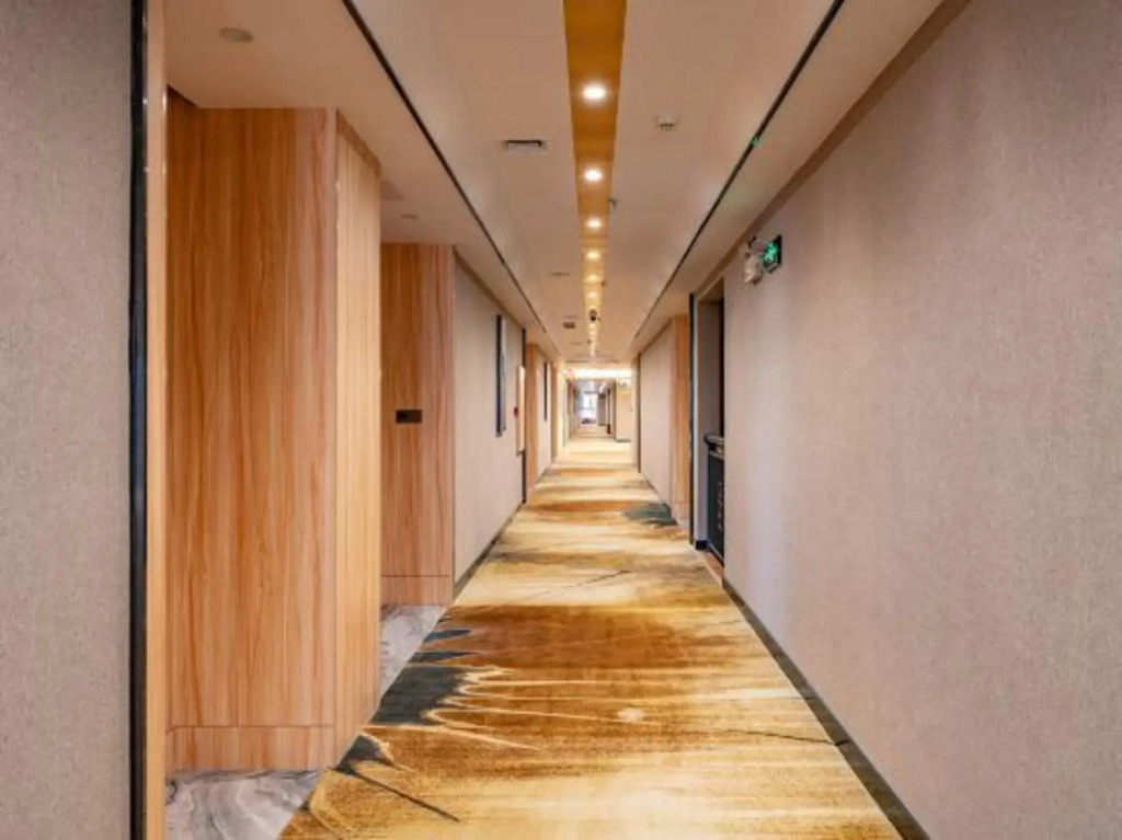 Huangyue Hotel (Wuzhou Arcade City)