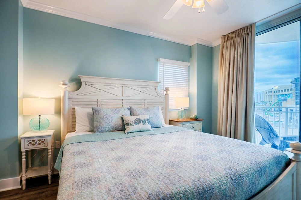 Waterscape A317 - 2 Br condo by RedAwning