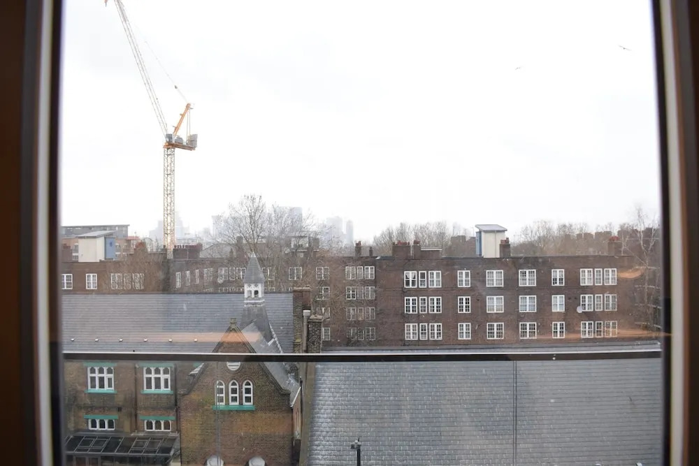Spacious Greenwich Flat
