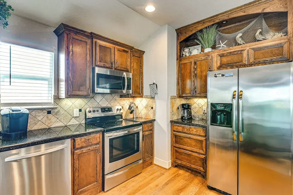 Golf Cart, Pool Access! Beach-walk Galveston Haven