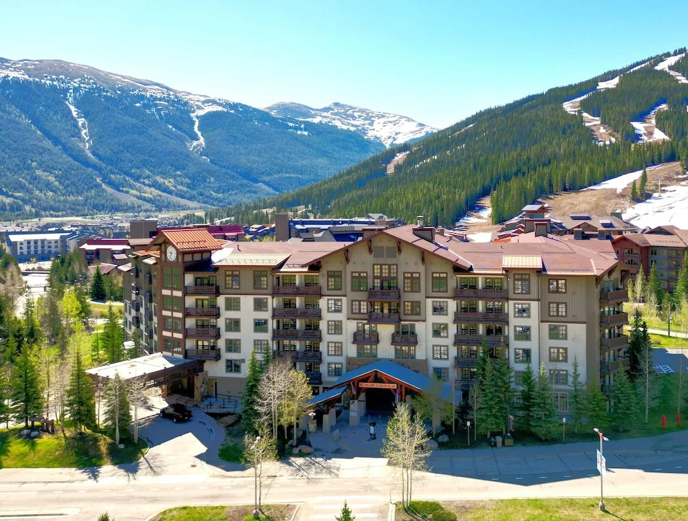 Luxury Remodeled Passage Point Condo - Short Walk to Lifts - Incredible View - PP403 by Redawning