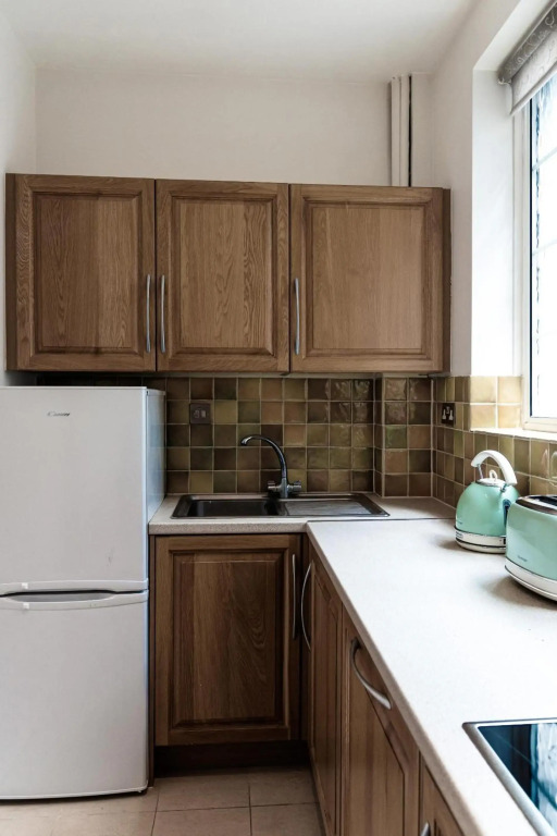 Stylish Art Deco 1 bedroom in West London