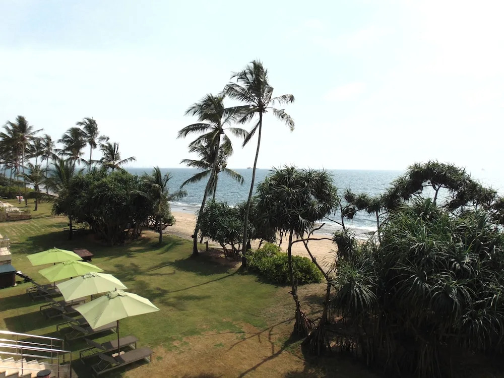 Reefs Edge Hotel