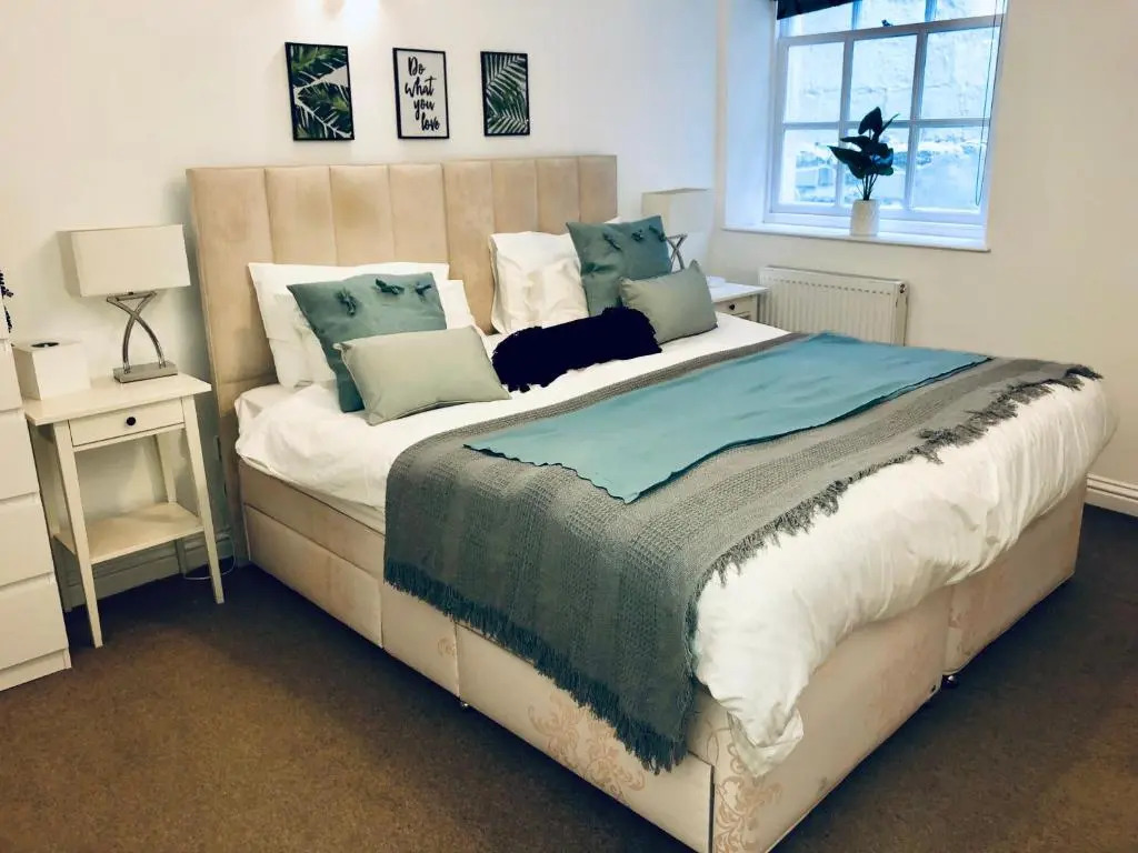 Superbly located 2 bedroom luxury apartment