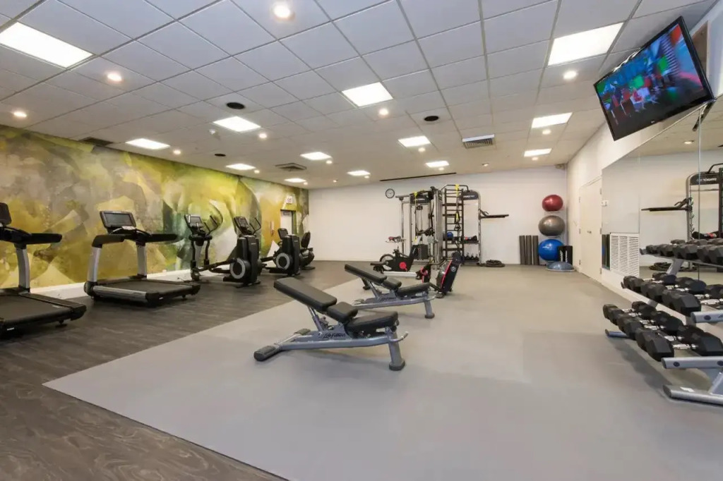 Sonesta Hotel Grand Rapids Airport