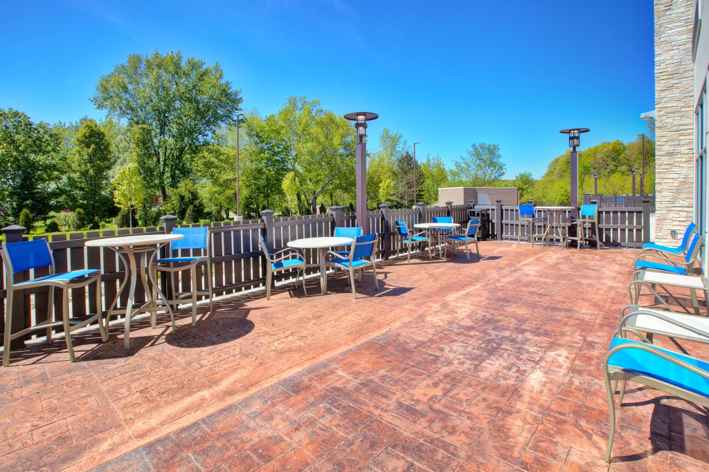 Holiday Inn Express & Suites New Castle by IHG