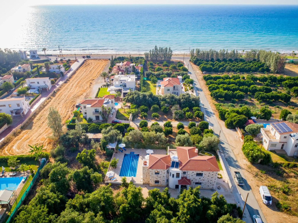 Serenity Villa with Private Pool - 200m to Sea or Beach