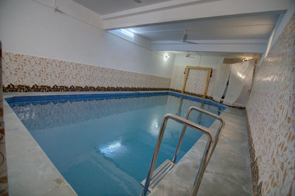 Hotel Heera Court