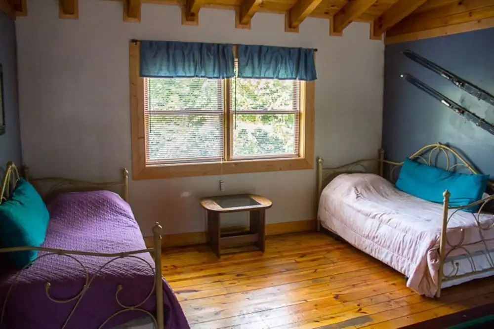 17 Honeysuckle Lodge - 5 Br Cabin